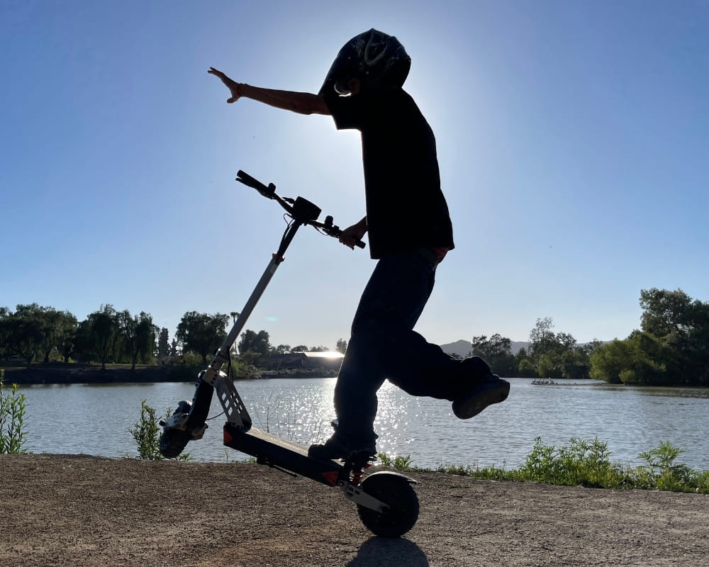 High Speed Electric Scooter – Ride Fast, Ride Free | isinwheel