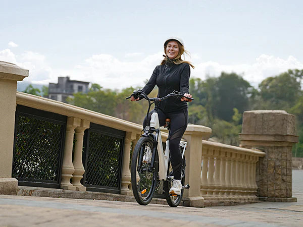 Do Cyclists Have to Stop at Red Lights in the UK?