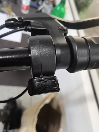 Throttle with cable for electric scooter GT2
